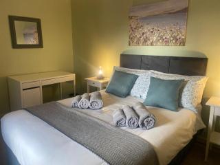 Foxs Farmhouse - 2