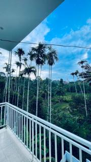 The Karlyle Homestay - 9