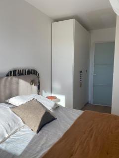 T2 tout équipé, grande terrasse et parking - 2