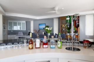 Luxurious beach penthouse in the heart of Humewood - 8