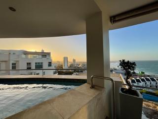 Luxurious beach penthouse in the heart of Humewood - 2