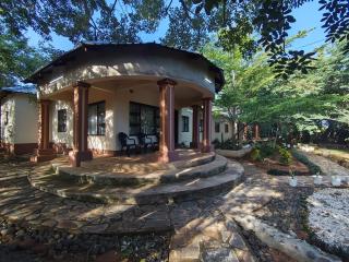 Kalahari Sand Ridge Inn - Quiet Self-catering Eco Lodge Near Victoria Falls, Livingstone - 0