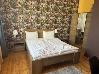 Stylish Orange Apartment in Sofia City Center - 9