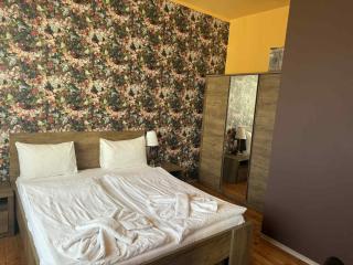 Stylish Orange Apartment in Sofia City Center - 7