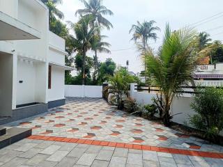 Riverfront Villa in Kochi - 6