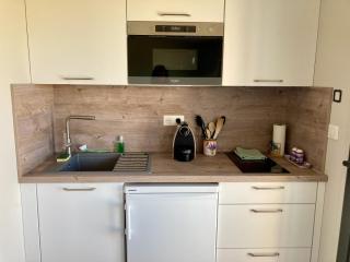 Studio neuf avec terrasse - 9