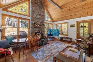Secluded Cottage with hot tub, fire pit, and views - 2