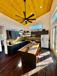 Sun House Tennessee - 7