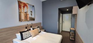 Private Double Room in Corner Building - 4
