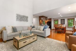 Hummingbird Beach House-Family Friendly - 5