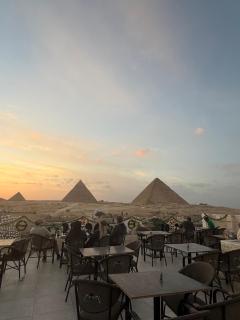 Middle east pyramids veiw &jacuzzi - 4