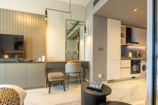 MAG318, Modern Studio Apartment with Great Amenities and Canal View, 5min Walk to Dubai Mall - Dubai - 3