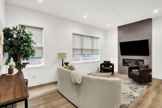 Luxury Townhouse with Fireplace Rooftop Deck Close to Downtown-Family Friendly - 5