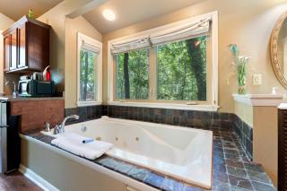 The Grand Treehouse Resort - 8