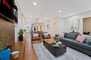 New Elmhurst Gem - Game Room & Amazing Yard - 0