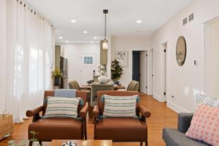 New Elmhurst Gem - Game Room & Amazing Yard - 9