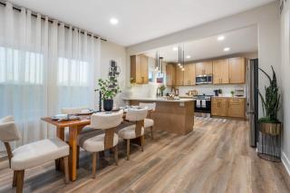 Elevated Gem - Sleeps 12 - 20 mins to Downtown Chicago - 6