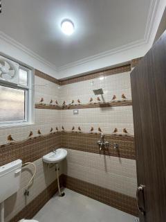 Modern Cozy Home with Private Terrace and Plants - 5