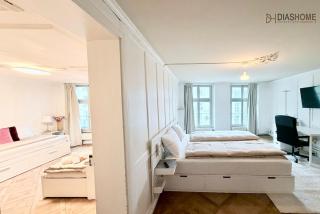 Traditional old town apartment in perfect location - 1