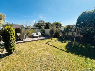 Three Bedroom Family Holiday Home With Gym! - 0