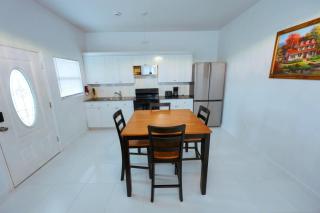 Ocean View Hillside Apartment - 8