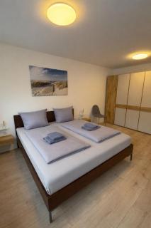 Ferienwohnung "Sorgenfrei" in Coburg ! - im EG mit Privatparkplatz & Balkon - 4