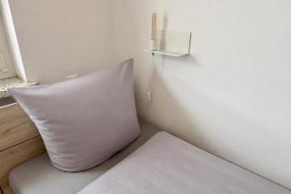 Ferienwohnung "Sorgenfrei" in Coburg ! - im EG mit Privatparkplatz & Balkon - 3