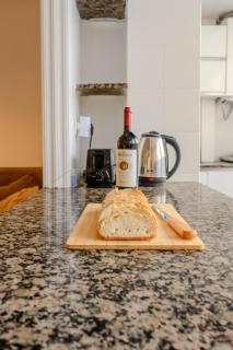 The Cabanal Beach House - 10 min to ocean, FastWifi, AC, Coffee - 6