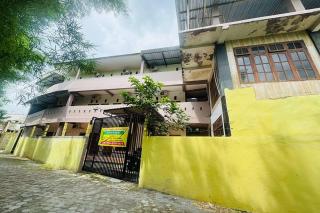 OYO 95097 Griya Asri Guest House - 7