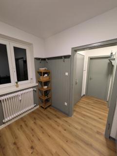 Moderne Ferienwohnung mit Balkon - 3 Minuten zum See für bis zu 4 Personen - 1