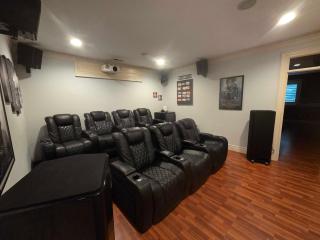 Luxury Family Estate Near PDX, Theater, Sauna & Game Room - 7