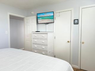 IS6-2 Bd Beachfront - King Beds in Both Bedrooms! - 2