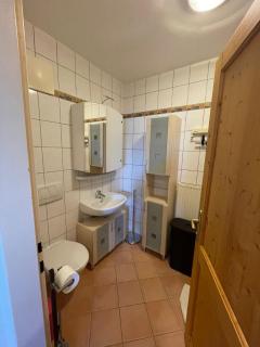 Charmante Ferienwohnung in Wimpassing Friedburg, Erdgeschoss mit großzügigen Garten - 2