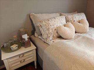 Bright & Spacious Apartment by the Sea, Free Parking, 10min to Airport, 12min to Ålesund - Ytterland - 6