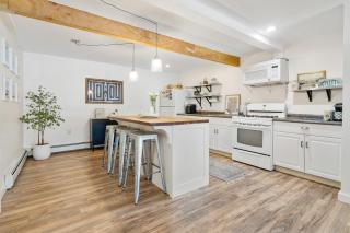 Big Sky Retreat with Overflow Unit Atop Sunapee - 0