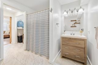 Big Sky Retreat with Overflow Unit Atop Sunapee - 8