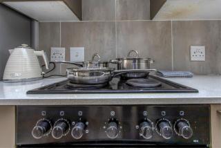 Sandton Cubana Apartment with Garden View - 3