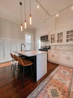 Maryland Luxury Downtown Manor - 8