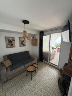 Appart chambre et salon - 5