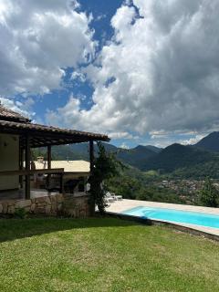 Chale no centro de Lumiar com água de nascente - 1