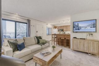 Freshly Updated Condo, across the street from the resort Edel O apts - 2