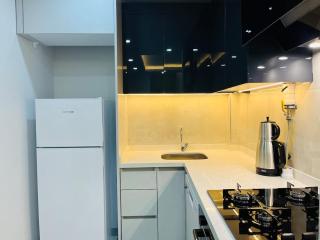 9 Modern Lux Fully Furnished Apartment - 5