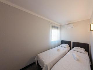 Dorado Suite No13 Family Suite Three Bedrooms 8 people - 2