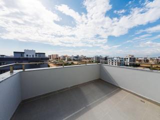 Dorado Suite No 15 Family Suite, Pool View 8 people - 1