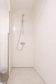 Luxury Modern Apartment with Balcony - 7