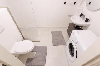 Luxury Modern Apartment with Balcony - 3