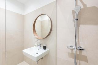 Modern Long-Term Apartment with Balcony - 5