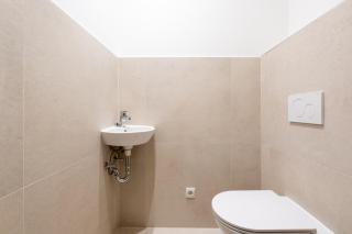 Modern Long-Term Apartment with Balcony - 7