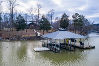 Paradise Point - 4BR Lakefront Haven Dock, Kayaks, & Cozy Firepit - 2