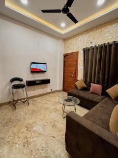 Couple Friendly 1BHK, Near Phoenix & Vijay Nagar - 0